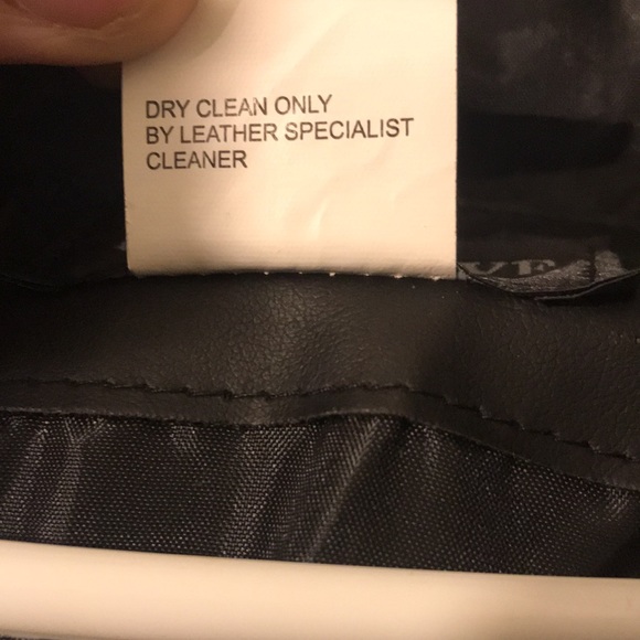 leather jacket - Picture 3 of 6